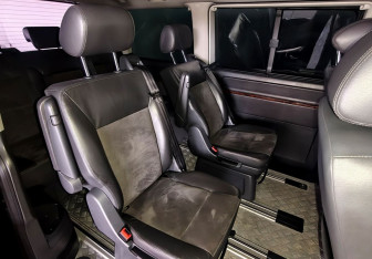 Подержанный автомобиль Volkswagen Multivan 2011 года (9 фото)