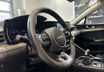 Подержанный автомобиль Kia K5 2021 года (12 фото)