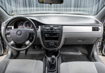 Подержанный автомобиль Chevrolet Lacetti Sedan 2009 года (12 фото)