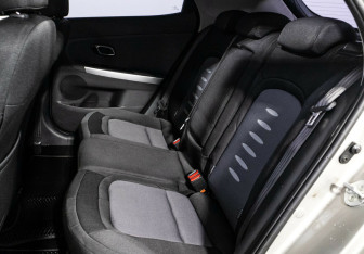 Подержанный автомобиль Kia Ceed Hatchback 2013 года (13 фото)