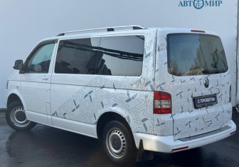 Подержанный автомобиль Volkswagen Transporter Minivan 2013 года (6 фото)
