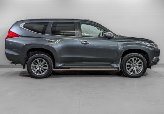 Подержанный автомобиль Mitsubishi Pajero Sport 2018 года (4 фото)