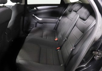 Подержанный автомобиль Ford Mondeo Sedan 2012 года (10 фото)