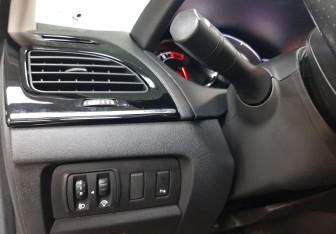 Подержанный автомобиль Renault Fluence 2013 года (21 фото)