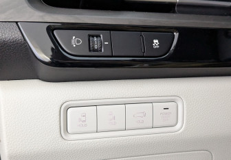 Подержанный автомобиль Kia Carnival 2021 года (21 фото)