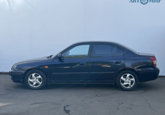 Подержанный автомобиль Hyundai Elantra Sedan 2005 года (8 фото)
