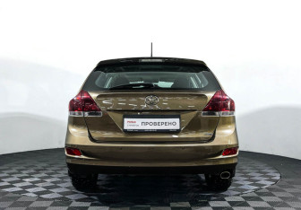 Подержанный автомобиль Toyota Venza 2013 года (6 фото)