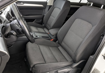Подержанный автомобиль Volkswagen Passat Sedan 2018 года (20 фото)