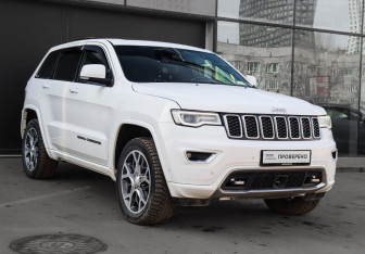 Подержанный автомобиль Jeep Grand Cherokee 2019 года (3 фото)