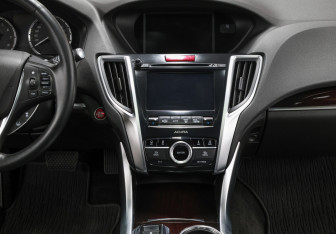 Подержанный автомобиль Acura TLX 2014 года (15 фото)