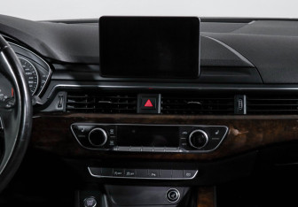 Подержанный автомобиль Audi A4 Sedan 2016 года (13 фото)
