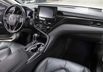 Подержанный автомобиль Toyota Camry Sedan 2021 года (11 фото)