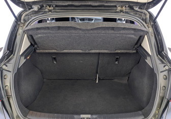 Подержанный автомобиль Nissan Tiida Hatchback 2015 года (10 фото)