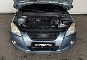 Подержанный автомобиль Kia Ceed Hatchback 2007 года (12 фото)