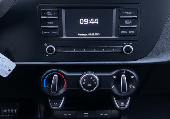 Подержанный автомобиль Kia Rio Sedan 2020 года (17 фото)