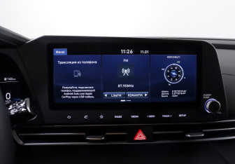 Подержанный автомобиль Hyundai Elantra Sedan 2021 года (13 фото)