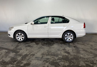 Подержанный автомобиль Skoda Octavia Liftback 2012 года (7 фото)