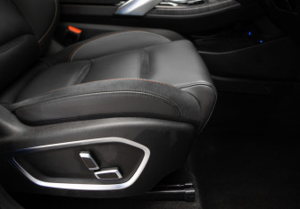 Подержанный автомобиль Geely Tugella 2023 года (32 фото)
