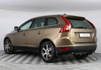 Подержанный автомобиль Volvo XC60 2011 года (4 фото)