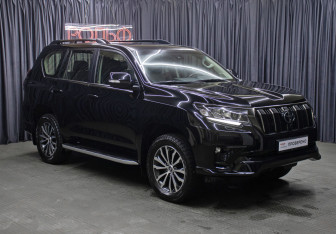 Подержанный автомобиль Toyota Land Cruiser Prado 2023 года (3 фото)