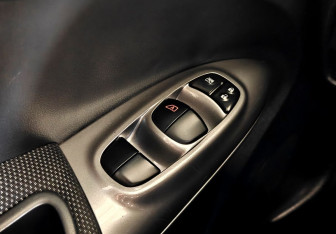 Подержанный автомобиль Nissan Juke 2014 года (15 фото)