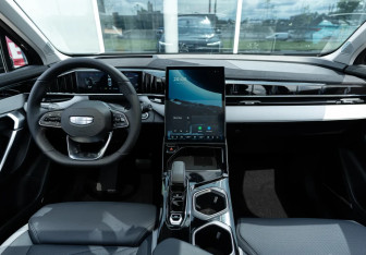 Новый Geely Atlas 2025 (8 фото)