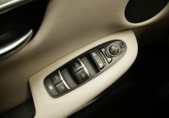 Подержанный автомобиль Infiniti QX50 2018 года (15 фото)
