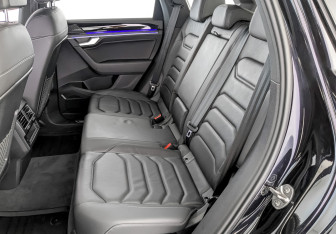 Подержанный автомобиль Volkswagen Touareg 2019 года (12 фото)