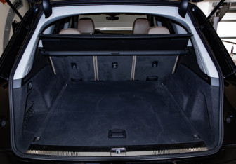 Подержанный автомобиль Audi Q7 2021 года (34 фото)