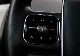 Подержанный автомобиль LiXiang L6 2024 года (15 фото)