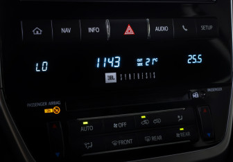 Подержанный автомобиль Toyota Land Cruiser Suv 2019 года (18 фото)