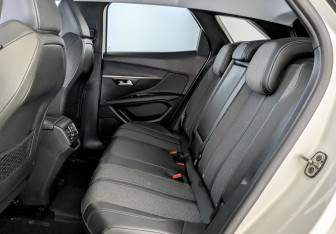 Подержанный автомобиль Peugeot 3008 2021 года (12 фото)
