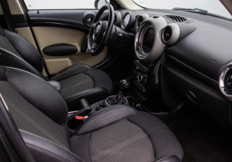 Подержанный автомобиль MINI Countryman 2011 года (9 фото)