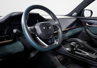 Подержанный автомобиль Geely Monjaro 2023 года (34 фото)
