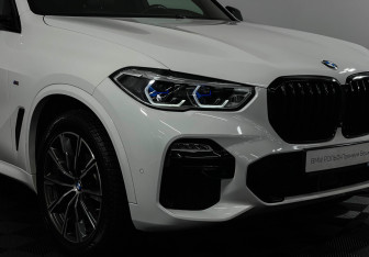 Подержанный автомобиль BMW X5 2020 года (23 фото)
