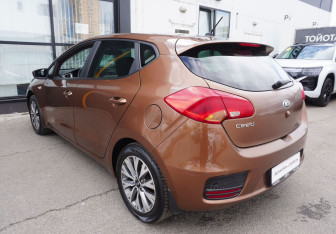Подержанный автомобиль Kia Ceed Hatchback 2016 года (7 фото)