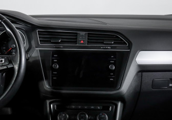 Подержанный автомобиль Volkswagen Tiguan 2018 года (13 фото)