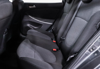 Подержанный автомобиль Hyundai Solaris Hatchback 2013 года (9 фото)