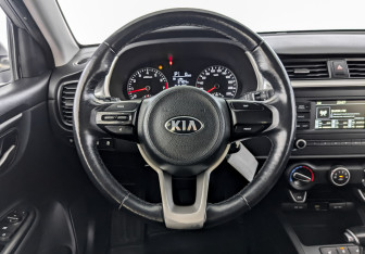 Подержанный автомобиль Kia Rio Hatchback 2021 года (21 фото)