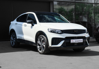 Подержанный автомобиль Geely Tugella 2022 года (3 фото)