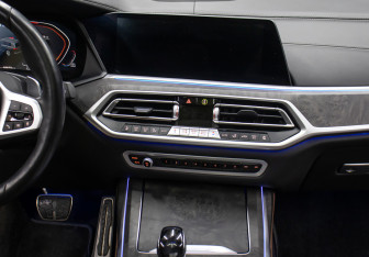 Подержанный автомобиль BMW X7 2021 года (16 фото)