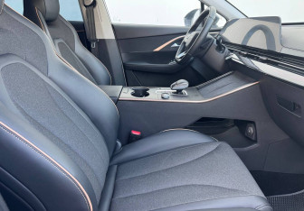 Подержанный автомобиль Omoda C5 2024 года (10 фото)