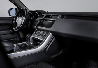 Подержанный автомобиль Land Rover Range Rover Sport 2013 года (9 фото)