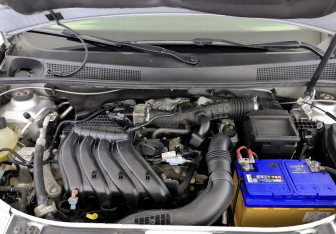 Подержанный автомобиль Renault Sandero 2018 года (9 фото)