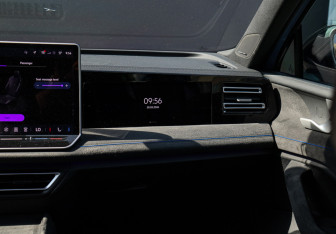 Подержанный автомобиль Volkswagen Tiguan 2024 года (13 фото)