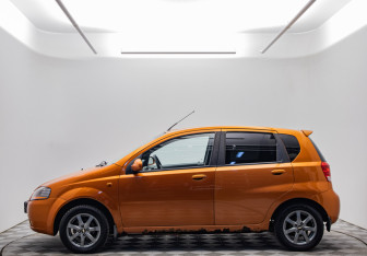 Подержанный автомобиль Chevrolet Aveo Hatchback 2004 года (8 фото)