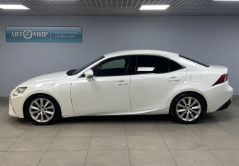 Подержанный автомобиль Lexus IS Sedan 2014 года (8 фото)