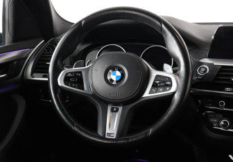 Подержанный автомобиль BMW X3 2020 года (15 фото)