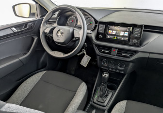 Подержанный автомобиль Skoda Rapid Liftback 2021 года (26 фото)