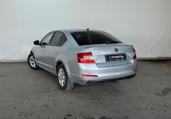 Подержанный автомобиль Skoda Octavia Liftback 2013 года (4 фото)